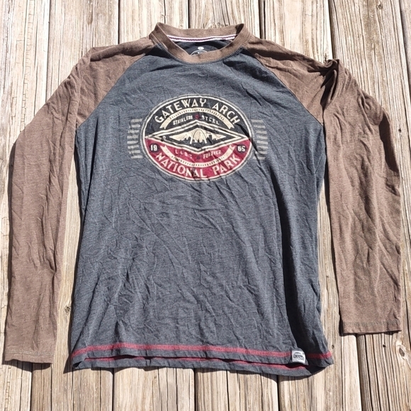 Gateway Arch National Park Adult Small Long Sleeve Tee Shirt - Picture 1 of 6